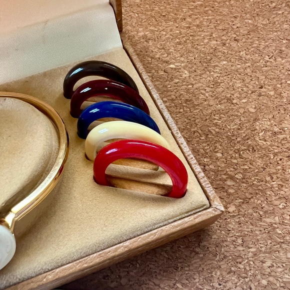 Vintage Gucci 1100L Bangle Watch Set – 12 Interchangeable Bezels, Original Box - Picture 3 of 16